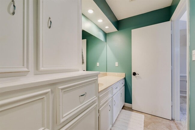 Building Photo - 13206 Chriswood Dr