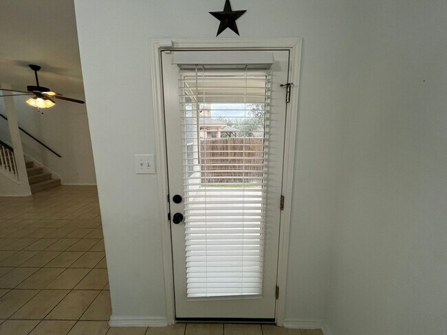 Building Photo - 15434 Grosbeak Pass