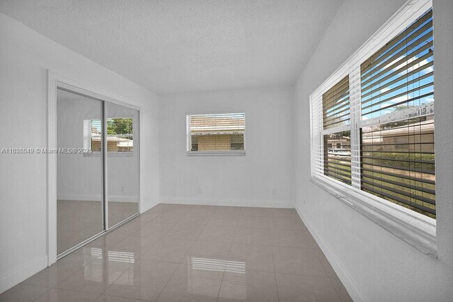 Building Photo - 6955 SW 7th St