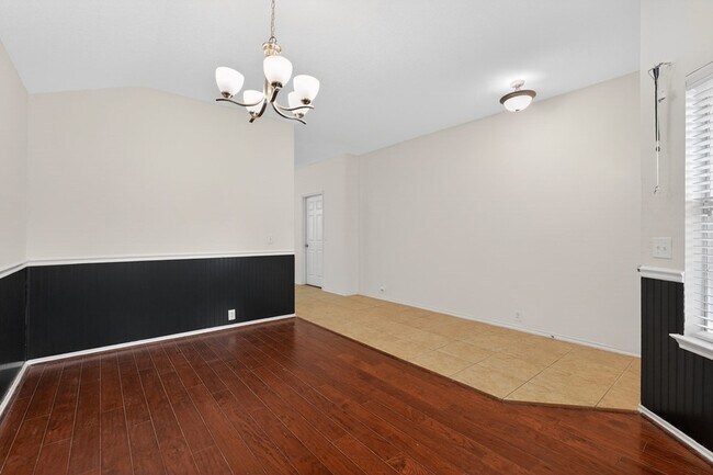 Building Photo - 20114 Larkspur Landing
