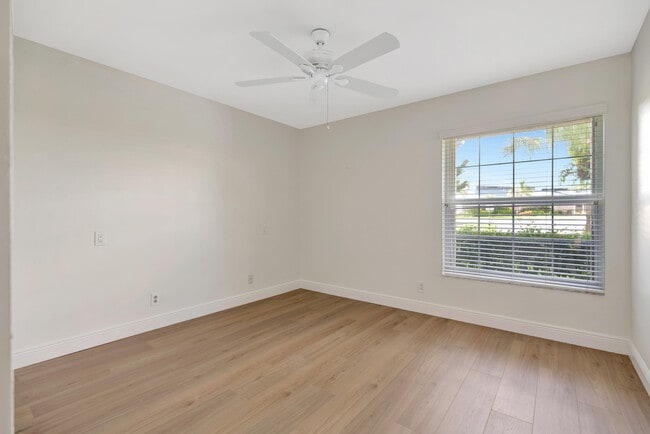 Building Photo - 13692 Cross Pointe Dr