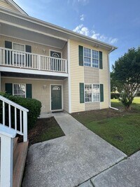 Building Photo - Holton Place - McClelland Dr.