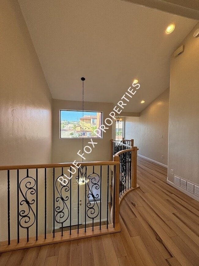 Building Photo - 322 N Hasman Dr