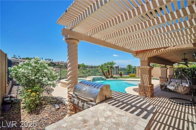 Building Photo - LUXURY HOME IN SEVEN HILLS
