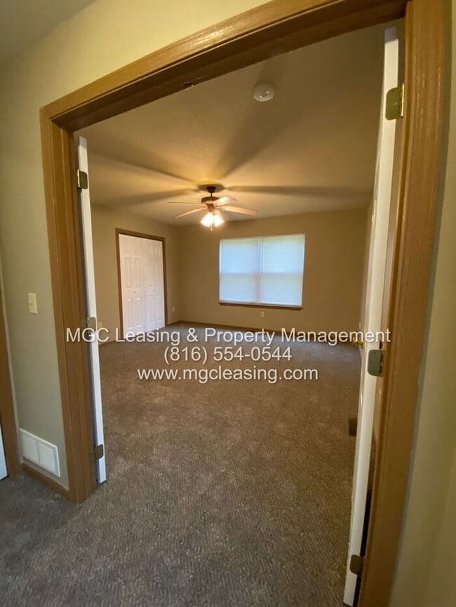 Building Photo - Spacious Duplex Living in the Heart of Lee...