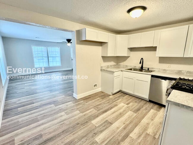 Building Photo - 813 J St NW