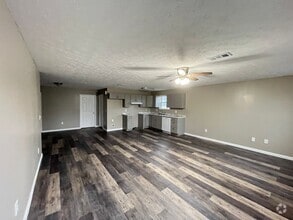 Building Photo - 3 bedrooms and 2 bathrooms