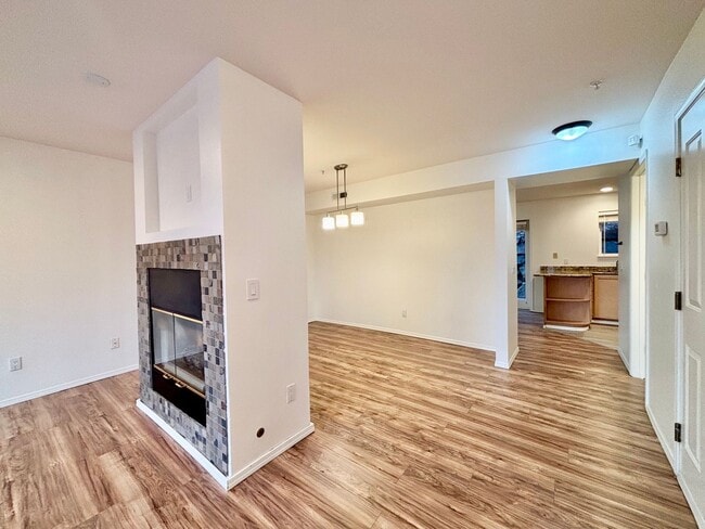 Building Photo - Convenience at Your Doorstep – Townhome for Rent in Newcastle