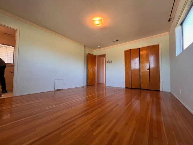 Building Photo - Spectacular Retro Home in a Rural Setting with Views and Space