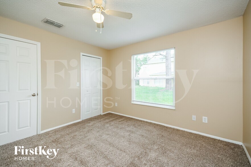 Building Photo - 714 Camel Ct