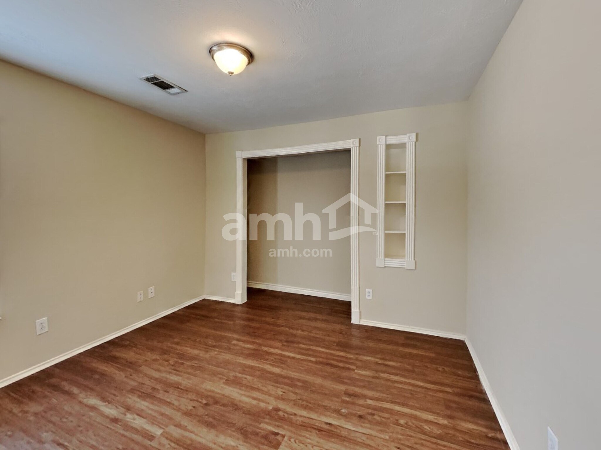 Building Photo - 20930 Grovedale Dr