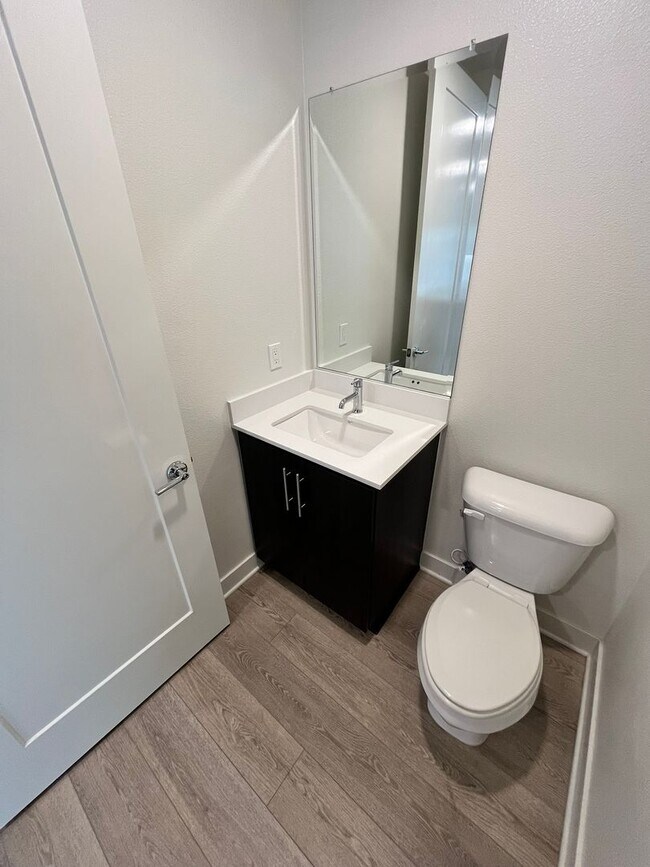 Building Photo - February Ready! Modern Mission Valley Condo Near Civita Park