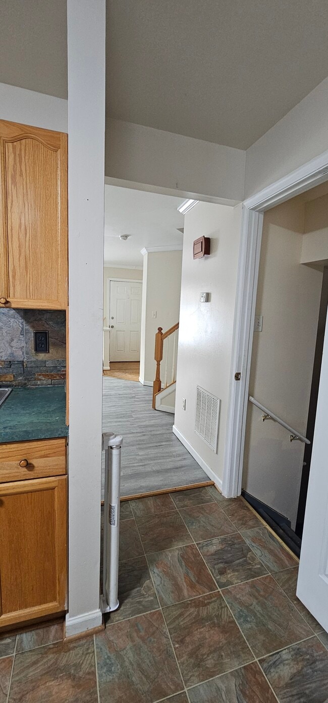 Building Photo - 9 E Calabash Ct