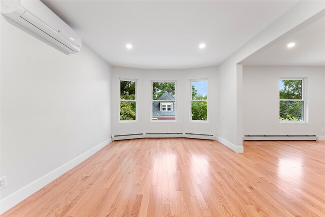 Building Photo - 46 North St