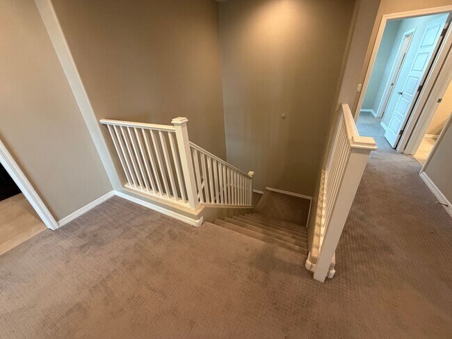 Building Photo - 1322 E Gemini Pl