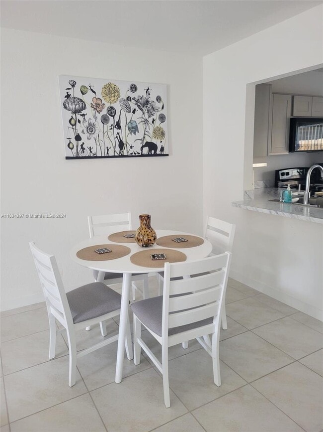 Building Photo - 540 NE 5th Ln