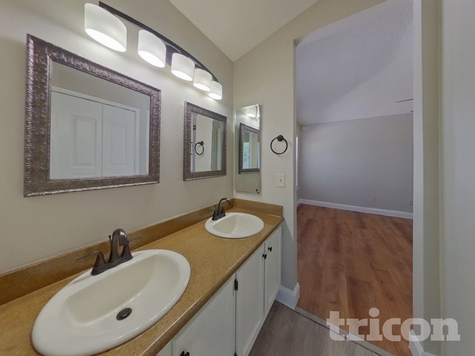 Building Photo - 10629 Satinwood Cir