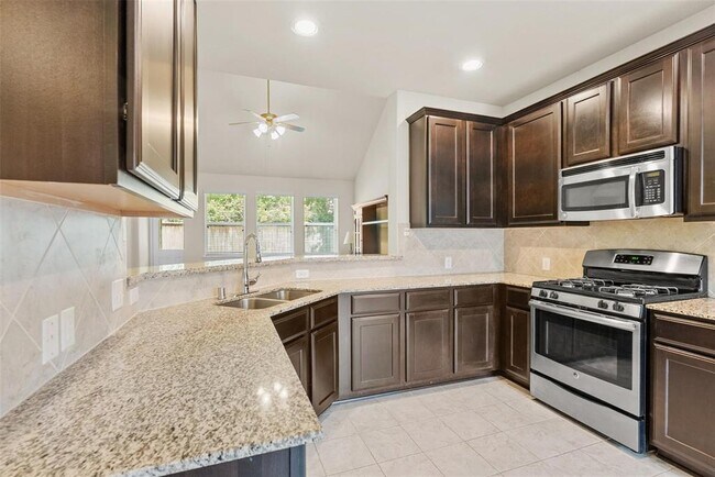 Building Photo - 6439 Wilshire Ridge