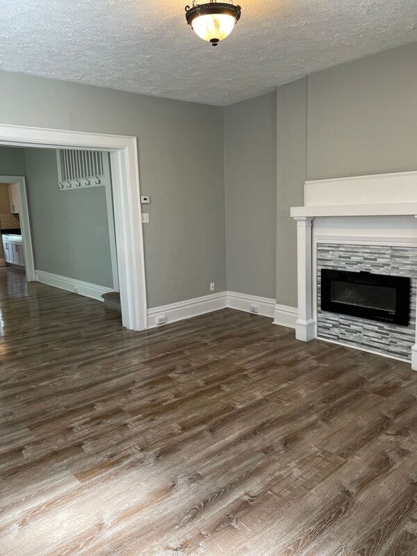 Building Photo - 931-933 E. Whittier Street