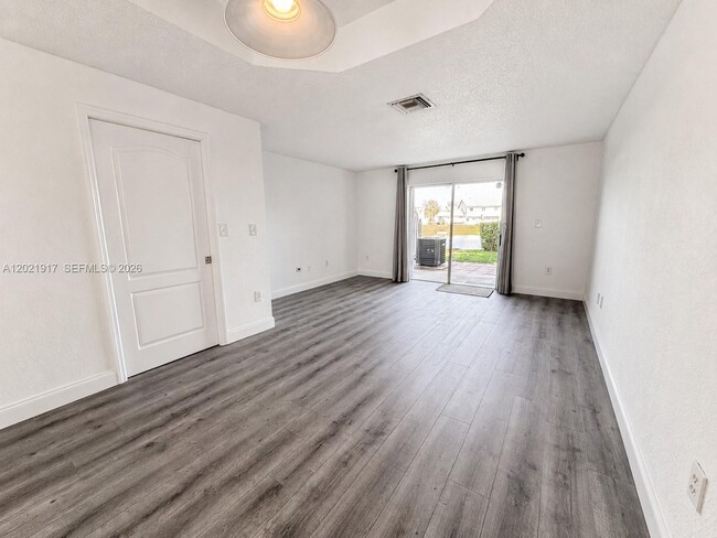 Building Photo - 14057 SW 121st Pl