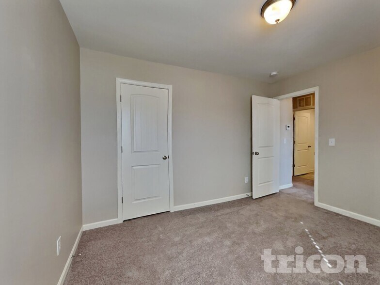 Building Photo - 104 Yadkin St