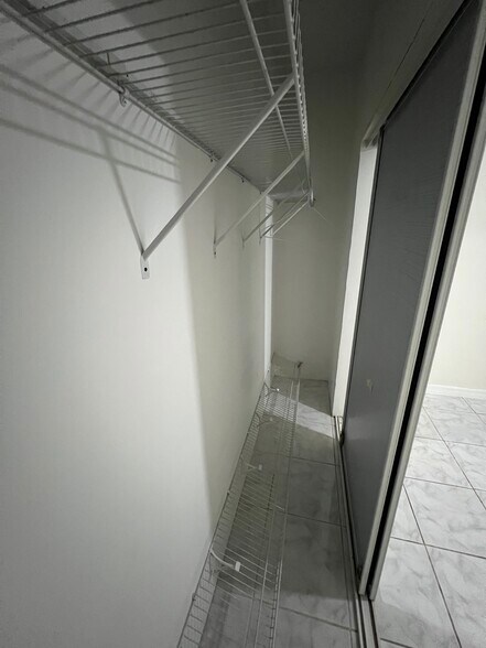 Building Photo - 890 SW 143rd Ave