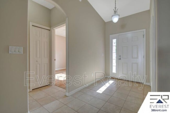 Building Photo - 27 Raintree Pl