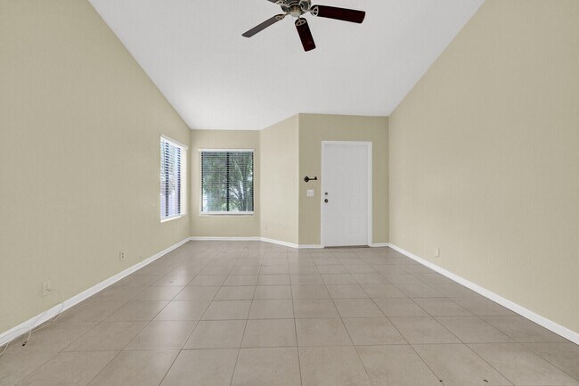 Building Photo - 5864 Strawberry Lakes Cir