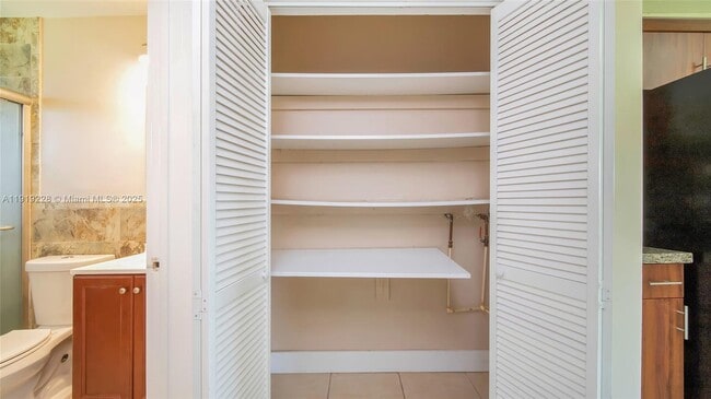 Building Photo - 592 NE 150th St