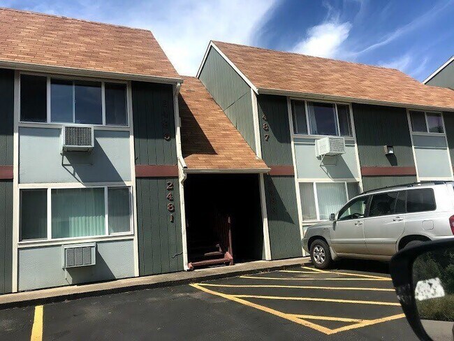 Building Photo - 2487 NE Kerr St