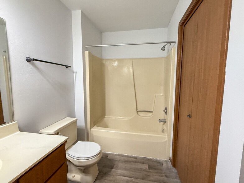 Building Photo - 639 Galena Ct