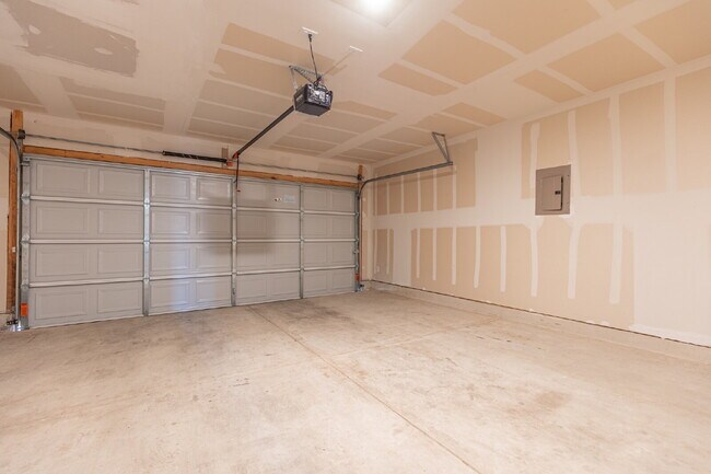 Building Photo - 5319 Hornbeck Hts