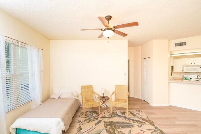 Building Photo - 4010 Grande Vista Blvd