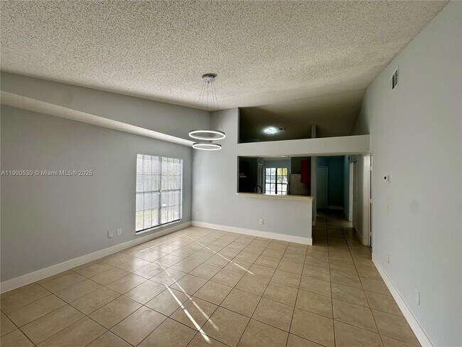 Building Photo - 10295 Hidden Springs Ct