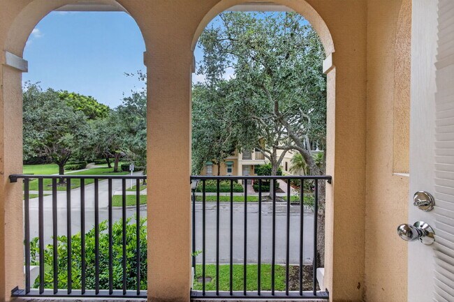 Building Photo - "Charming 4-Bedroom Townhouse Oasis on Barcelona Drive with 3 Full Baths – Spacious 1867 Sq. Ft. ...