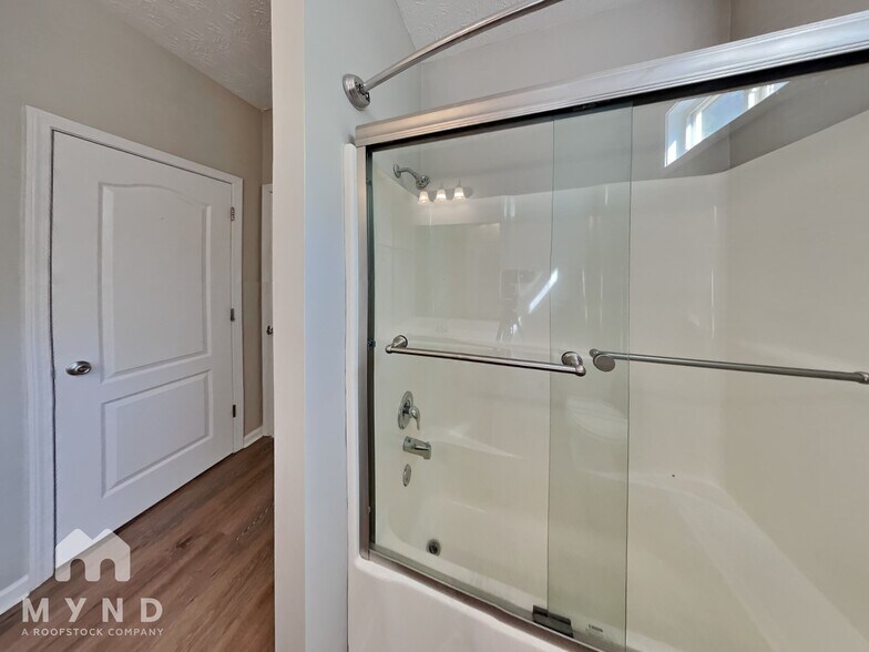 Building Photo - 9033 Aldbury Dr