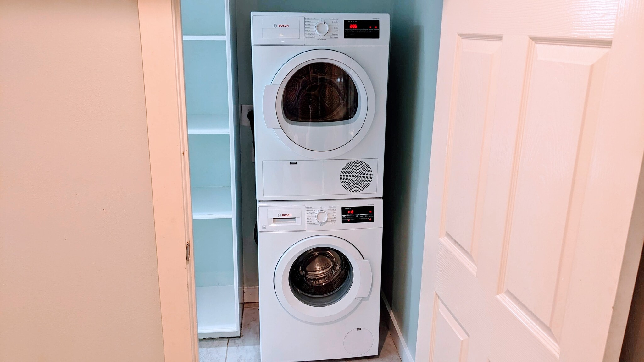 Building Photo - 917 Hendricks Ave