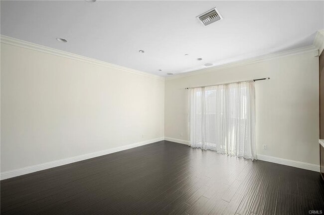 Building Photo - 750 E Orange Grove Ave