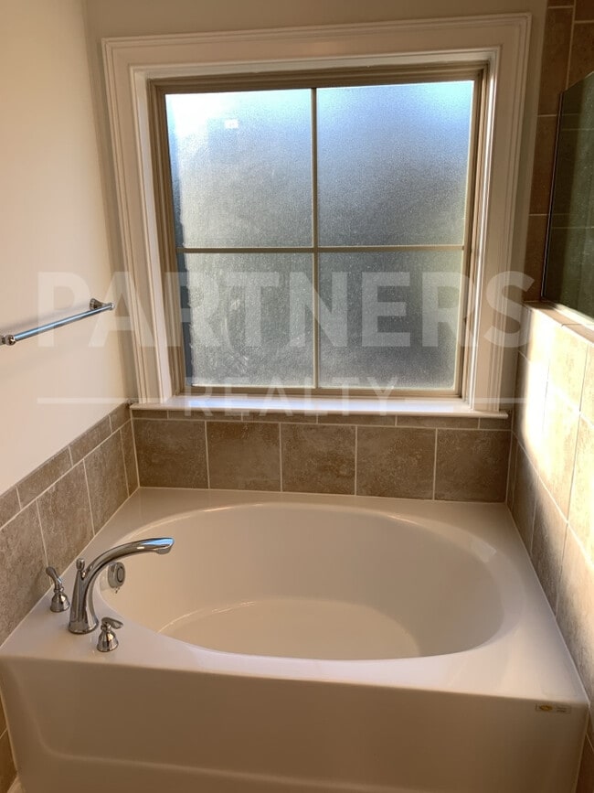Building Photo - 5812 Blevins Cir
