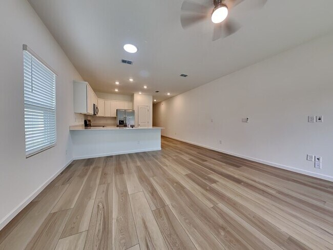 Building Photo - Base rent $1,821.00 plus $29.00 RBP Total ...