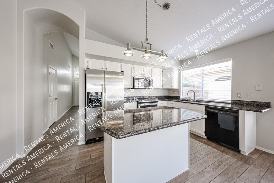 Building Photo - 153 S Garnet Rd