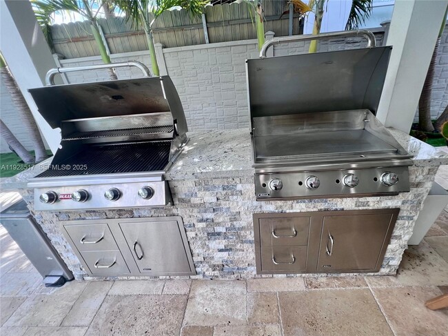 Building Photo - 3675 SW 26th St