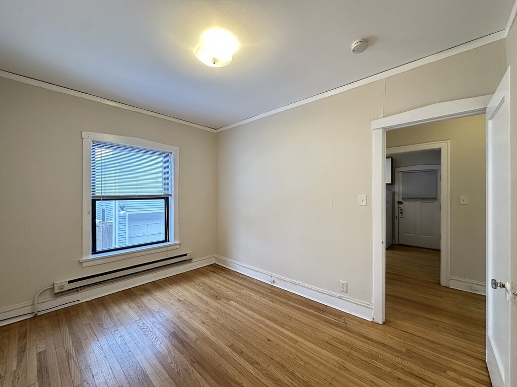 Building Photo - 1324 Oak Ave