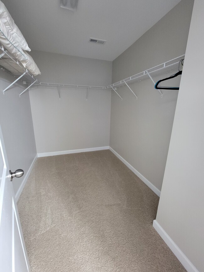 Building Photo - 5806 Clan Maclaine Dr