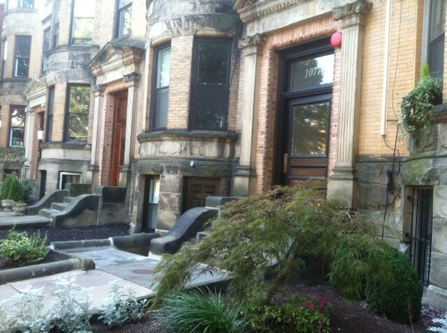 Building Photo - 56 Hawes St