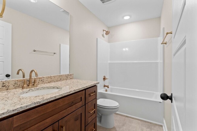 Building Photo - 243 Susan Lynn Dr