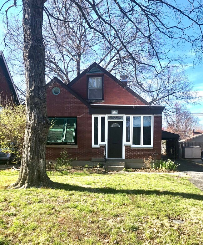 Primary Photo - 2225 Hawthorne Ave