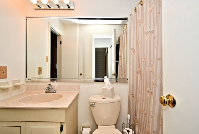 Building Photo - 3BR Townhome (Tapestry) with COUNCIL ROCK ...