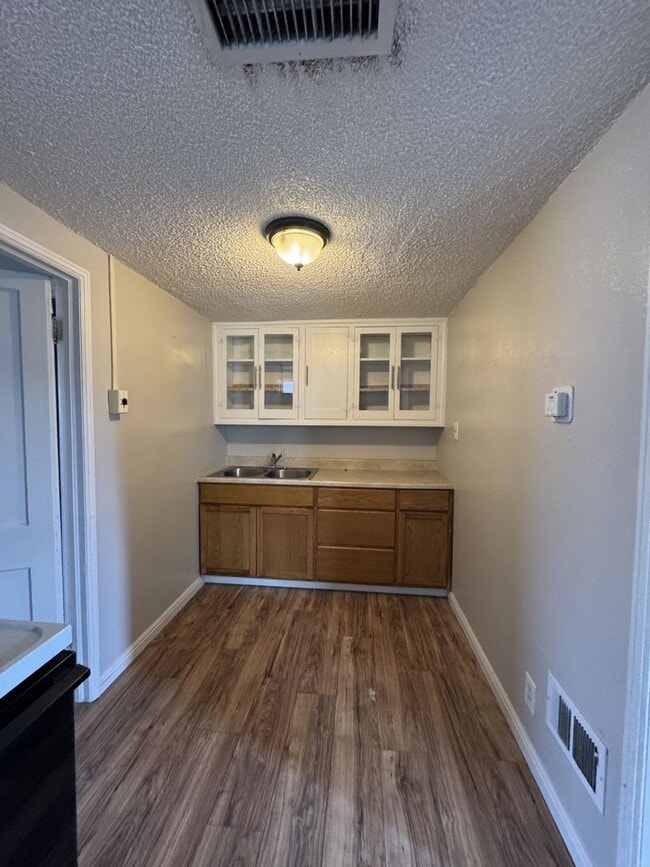 Building Photo - 444 N 400 W