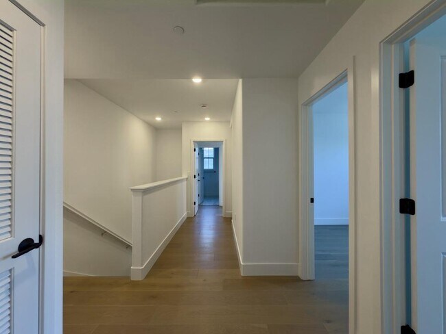 Building Photo - 543 Shockley Aly